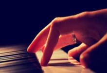 巴萨以六战全胜成绩结束三月比赛,打入19球仅丢4球.